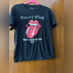 Rolling Stones concert T-shirt collectible size small get it before it's gone